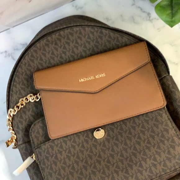 NWT Michael Kors Brown Backpack Medium in Maisie - Picture 5 of 8